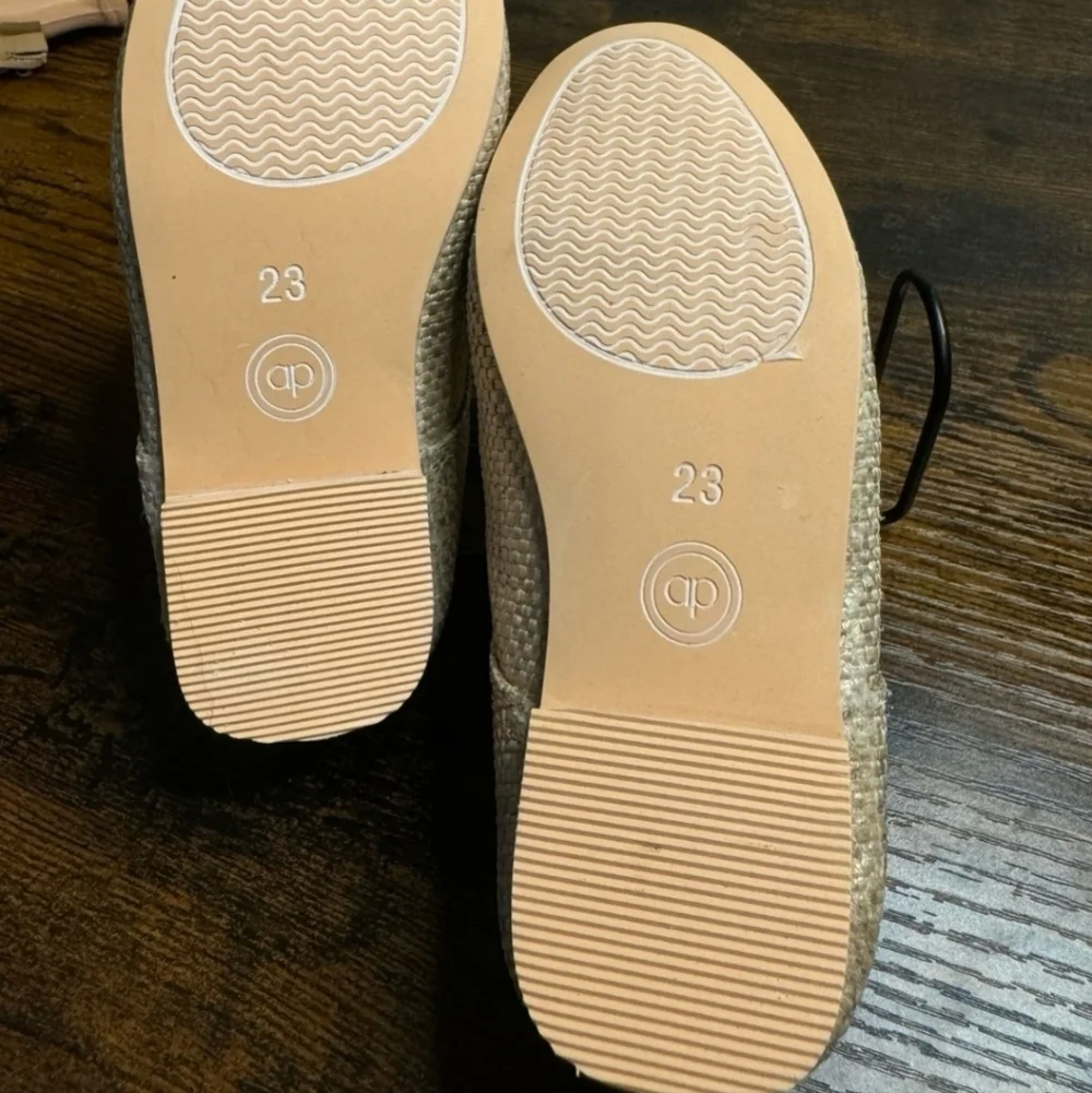 Zara trendy woven